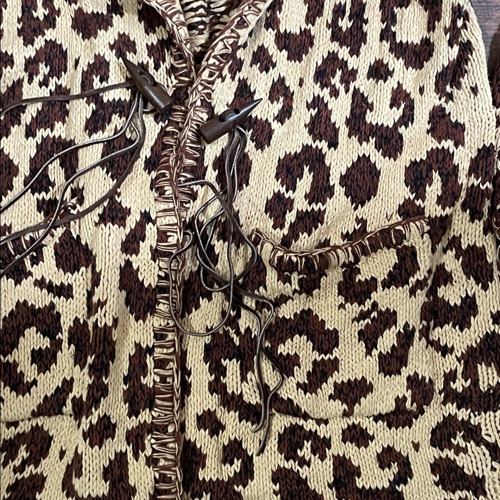 Harold’s vintage knitted by hand leopard grandpa sweater, whipped stitch design - Picture 3 of 8